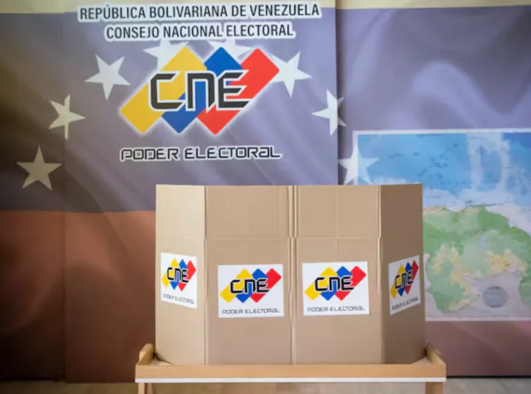 Reportan actividades «fraudulentas e ilegales» en los puestos de votación