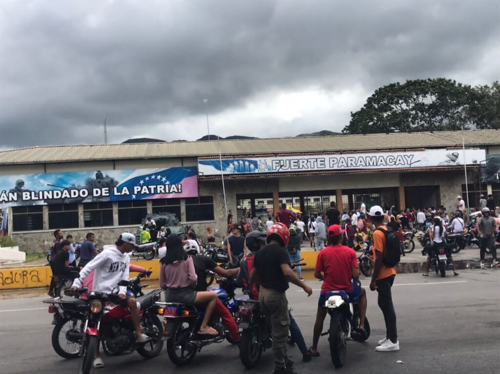 Venezolanos protestan por fraude electoral en varias partes del país Venezolanos protestan por fraude electoral en varias partes del país