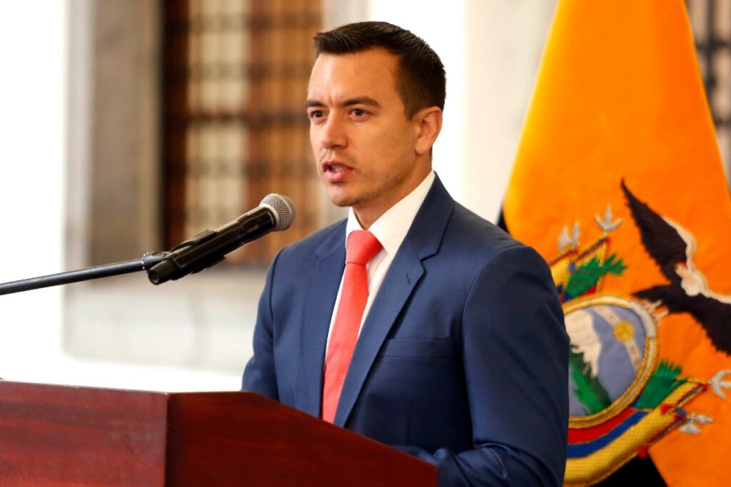 Presidente de Ecuador denuncia tramas de censura con su Canciller