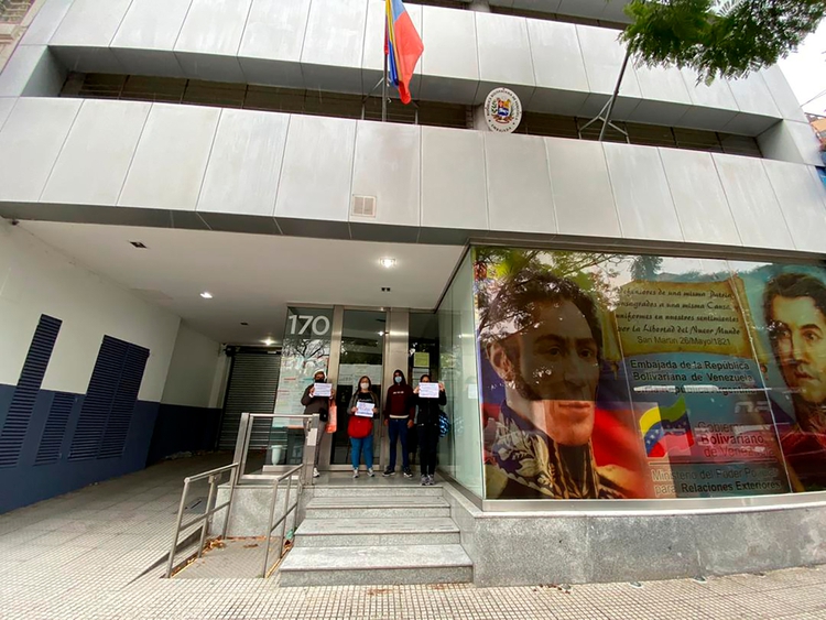 CNE habilita 5 mesas de votación en Argentina para elecciones presidenciales CNE habilita 5 mesas de votación en Argentina para elecciones presidenciales