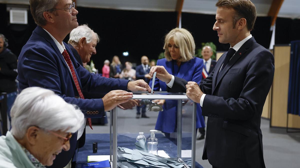 La izquierda se impone en ajustadas elecciones legislativas en Francia La izquierda se impone en ajustadas elecciones legislativas en Francia