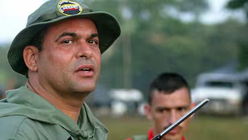 Salvatore Mancuso recupera su libertad tras ser deportado de EE.UU.