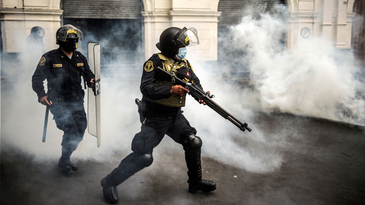 Perú investiga a 154 agentes por muertes y heridos en protestas