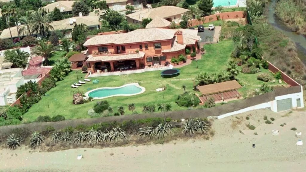 Antonio Banderas derriba su casa en Marbella tras años de lucha