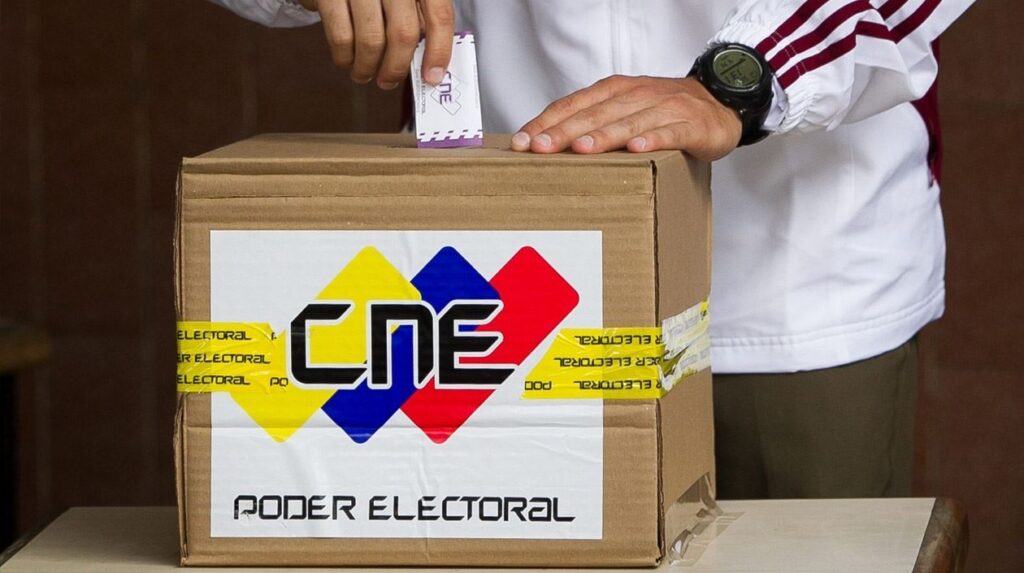 Fake news: Números rojos detrás de cédula no permiten votos paralelos Fake news: Números rojos detrás de cédula no permiten votos paralelos