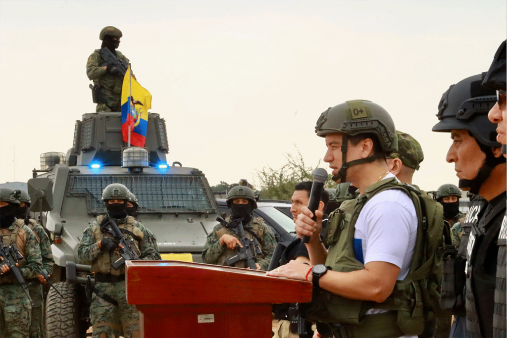 Presidente de Ecuador advierte a mafias: "Tienen las horas contadas" Presidente de Ecuador advierte a mafias: "Tienen las horas contadas"