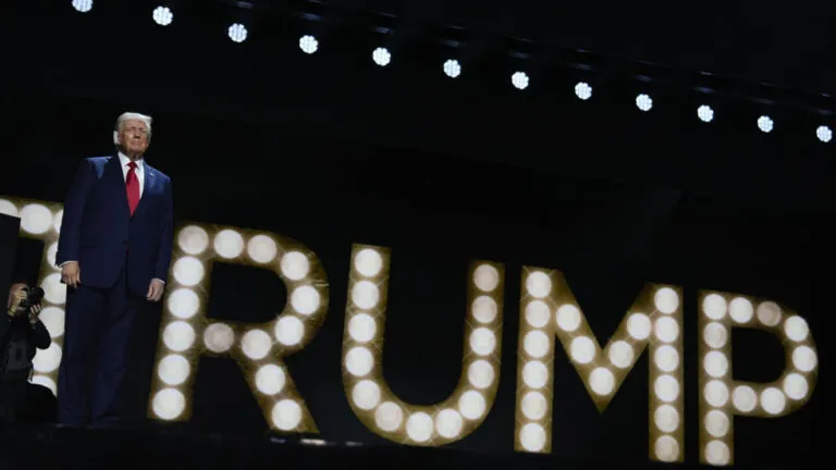 Trump afirma que Venezuela y El Salvador envían delincuentes a EE. UU