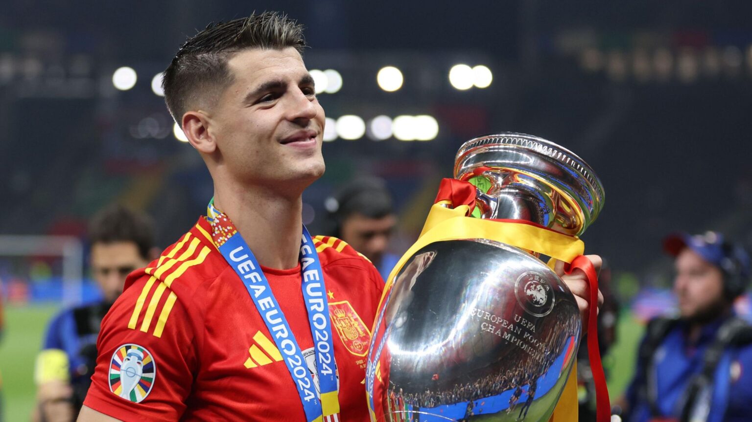 Álvaro Morata es oficialmente fichado por el AC Milán Álvaro Morata es oficialmente fichado por el AC Milán