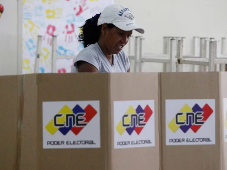 Denuncian uso de credenciales falsas en Machiques durante instalación de mesas electorales del 28J