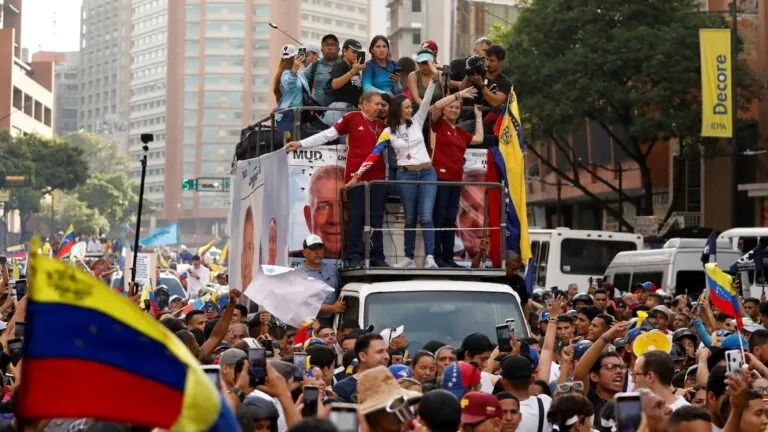 La PUD inicia campaña de transporte para las elecciones presidenciales
