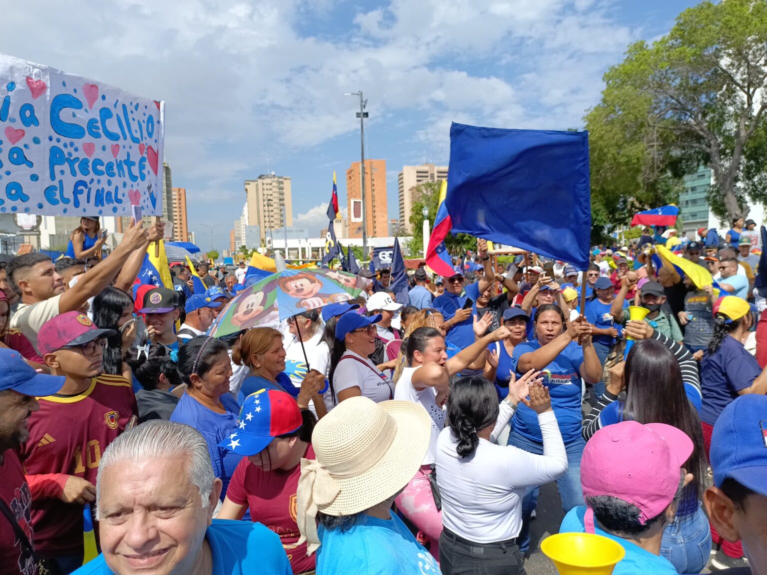 Retienen personas antes de marcha a favor de González Urrutia y Machado en Maracaibo