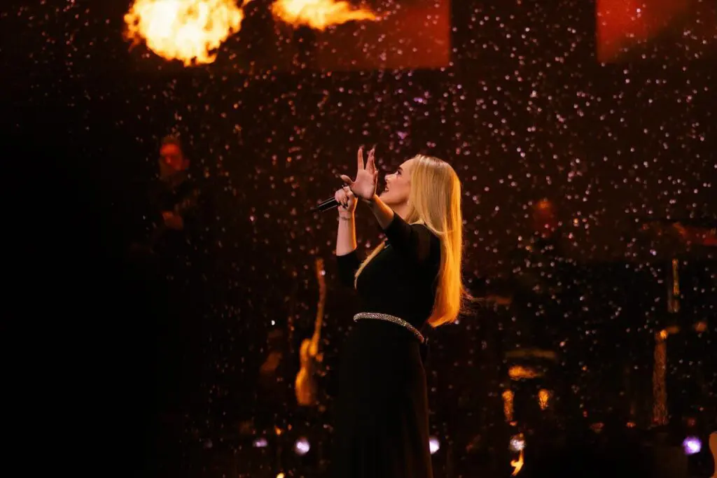 Adele anuncia una "pausa prolongada" en su carrera musical