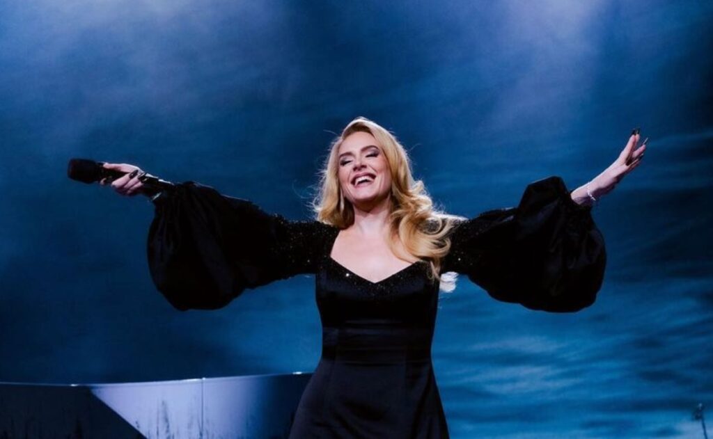 Adele anuncia una "pausa prolongada" en su carrera musical