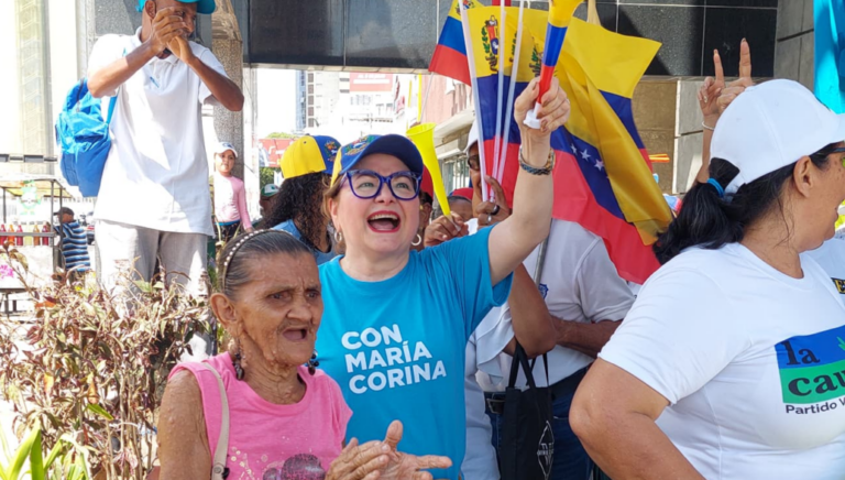 Los marabinos esperan la llegada de Edmundo González y María Corina Machado al Zulia