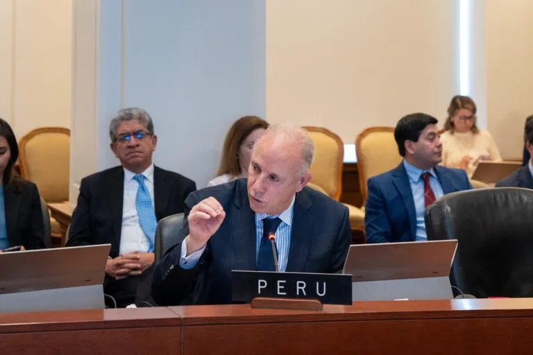 Canciller peruano critica abstención en votación sobre elecciones venezolanas