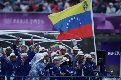 Venezuela desfila por el Sena: 31 atletas representan al país en 12 disciplinas olímpicas