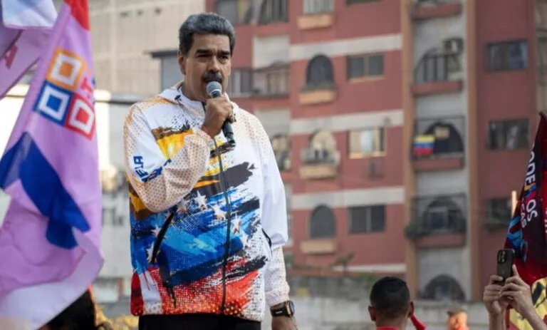 Maduro acusa a la oposición de planear «tragedia» para suspender elecciones