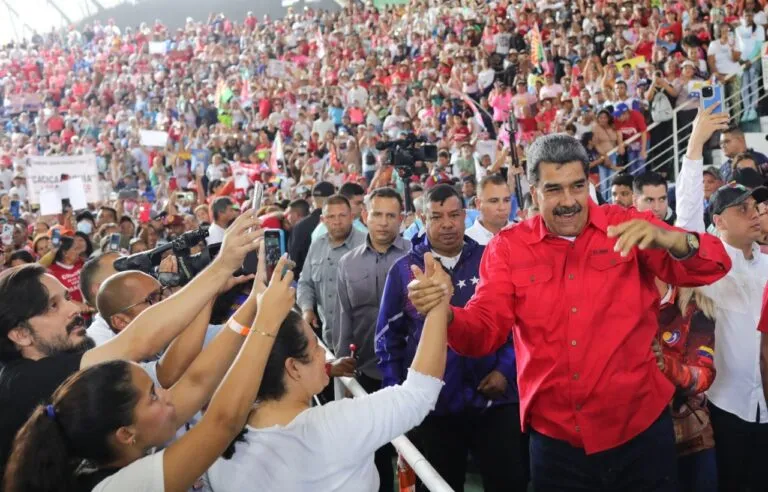 Maduro llama «viejo decrépito» a Edmundo González en el Encuentro Nacional de Comuneros