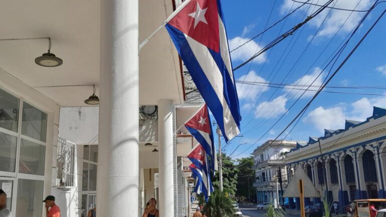 Cuba aprueba ley que permite revocar ciudadanía a opositores