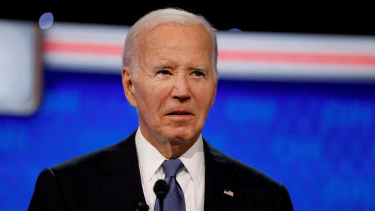 Biden reitera su candidatura y afirma que no dejará la carrera presidencial