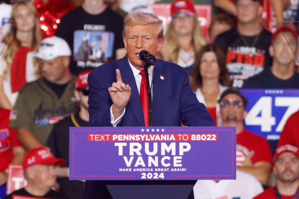 Trump invita a un venezolano a opinar sobre el comunismo durante un mitin en Wilkes-Barre Trump invita a un venezolano a opinar sobre el comunismo durante un mitin en Wilkes-Barre