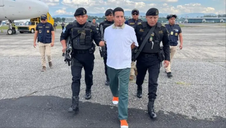 Estados Unidos deporta a Guatemala a exsubinspector de la PNC acusado de asesinato