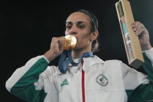 Imane Khelif gana medalla de oro en París 2024