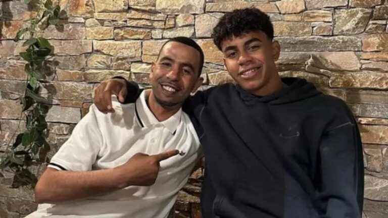 Lamine Yamal y su padre