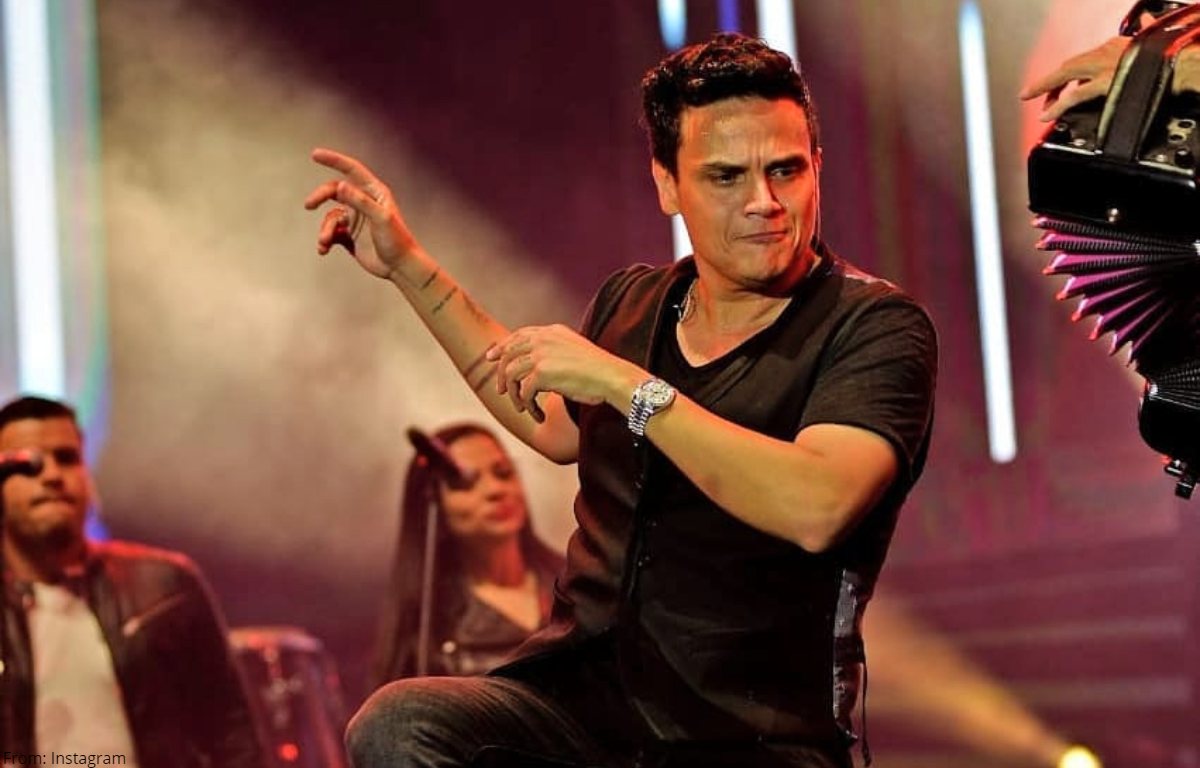 Silvestre Dangond pide una “Venezuela libre” durante su concierto en Chile