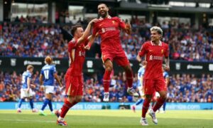 El Liverpool inicia la Premier League con un triunfo 2-0 sobre Ipswich