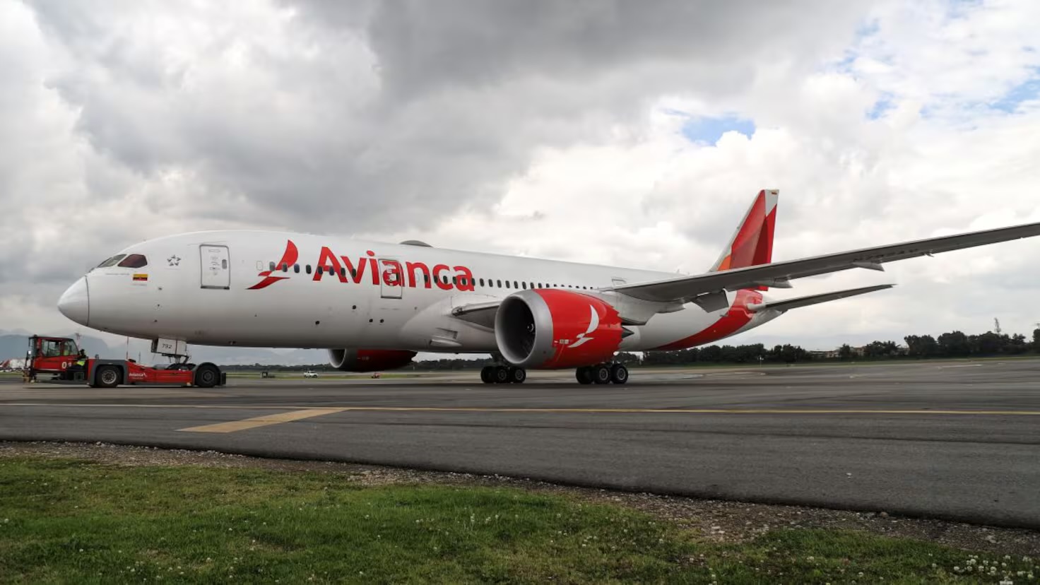 Avianca cancela 26 vuelos por crisis de combustible en Colombia