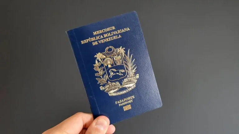 venezolanos denuncian anulación de pasaportes