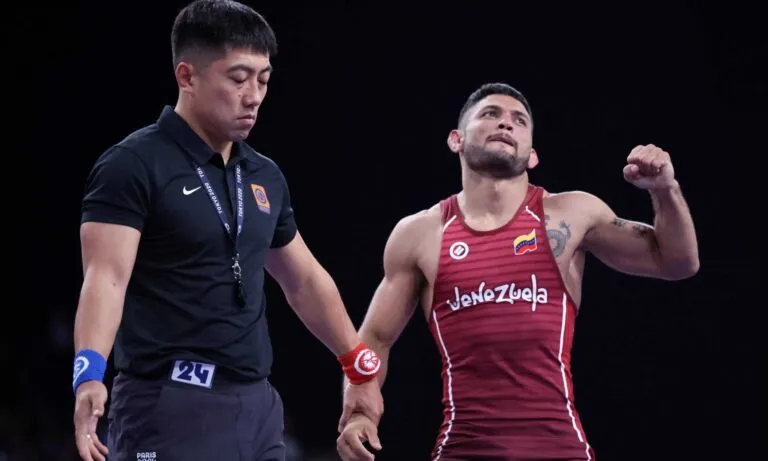 Raiber Rodríguez cae en busca del bronce en lucha grecorromana en París 2024