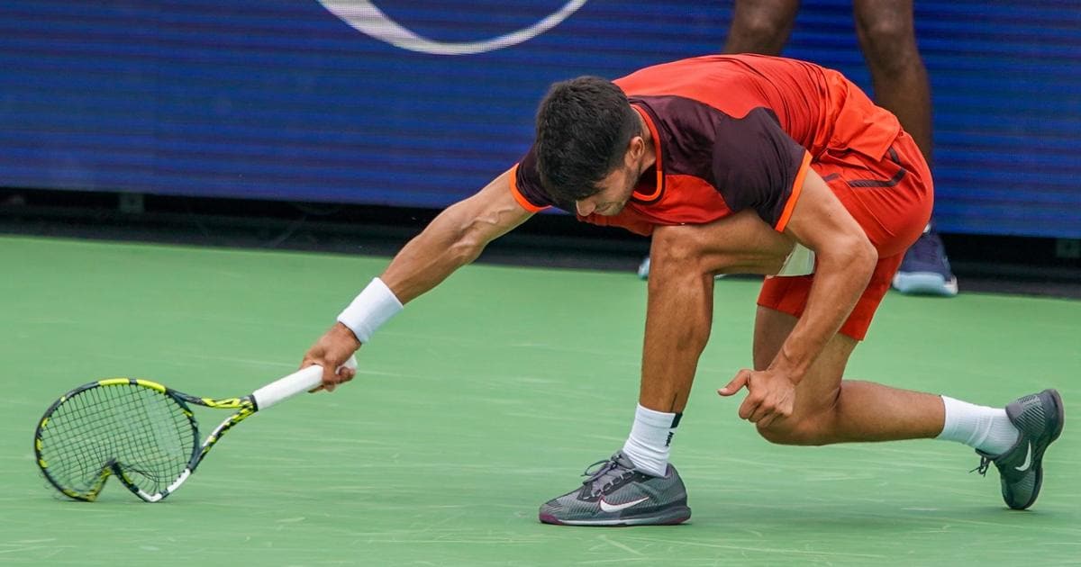 Carlos Alcaraz pierde ante Monfils en Cincinnati y rompe su raqueta