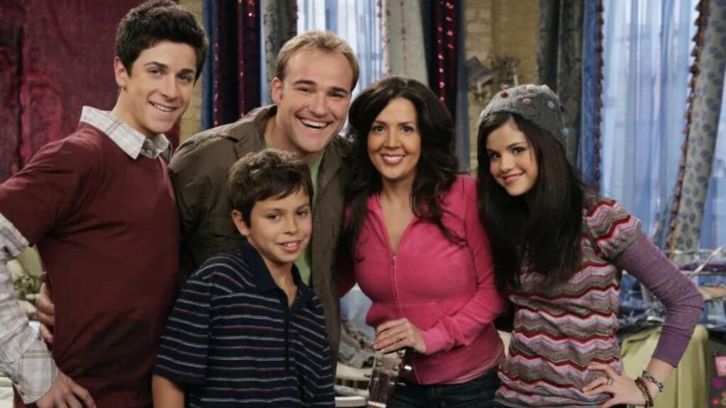 El regreso de Los Hechiceros de Waverly Place: Wizards Beyond Waverly Place El regreso de Los Hechiceros de Waverly Place: Wizards Beyond Waverly Place