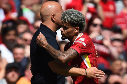 Luis Díaz seguirá en Liverpool: Arne Slot aclara el futuro del extremo colombiano