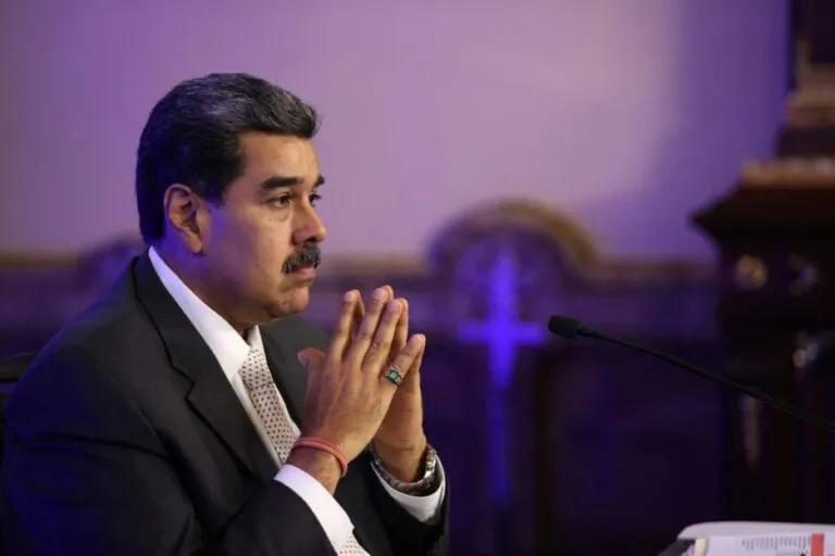 Maduro insta al chavismo a abandonar WhatsApp por supuestas amenazas