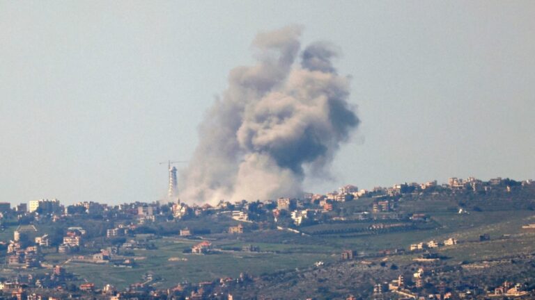Bombardeo israelí mata a dos personas en Naqoura, sur del Líbano