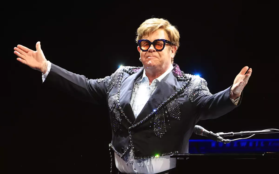 Elton John revela una grave infección ocular que afecta su visión