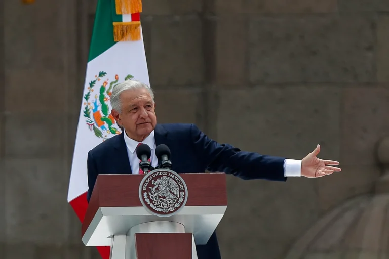 Lopez Obrador presenta su último informe de gobierno como presidente de México