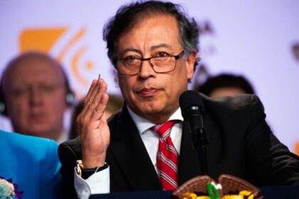 Gustavo Petro califica a periodistas colombianas como "muñecas de la mafia"