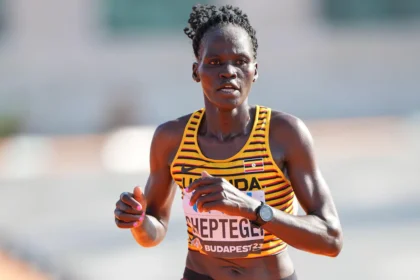 Atleta olímpica Rebecca Cheptegei muere tras ser quemada por su expareja