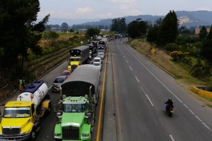 Escasez de alimentos y alza de precios en Colombia por paro camionero