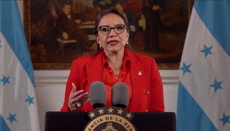 Hondureños piden la renuncia de Xiomara Castro, acusada de narcotráfico