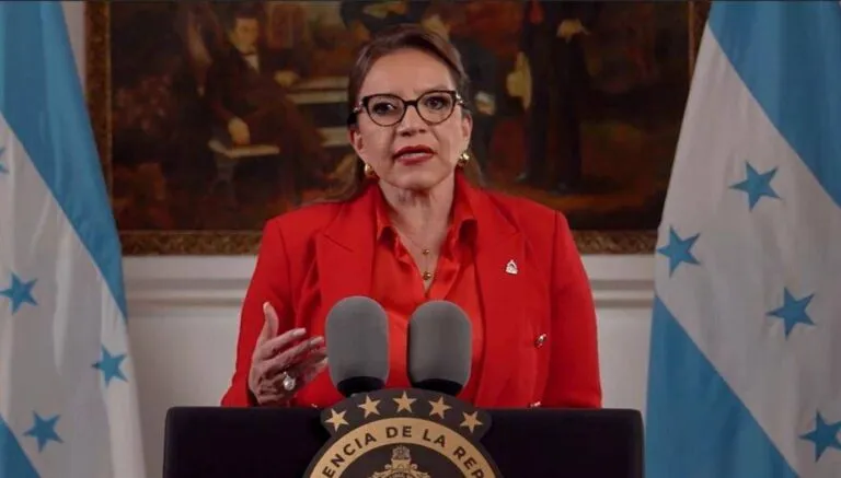 Hondureños piden la renuncia de Xiomara Castro, acusada de narcotráfico