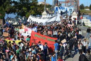 Protesta en Argentina: Organizaciones reclaman alimentos para comedores sociales
