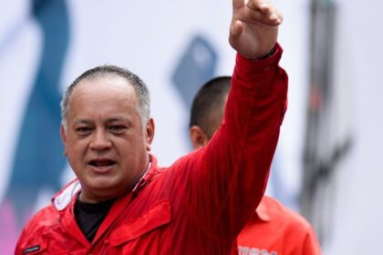 Diosdado Cabello anuncia la detención de otro ciudadano estadounidense en Caracas