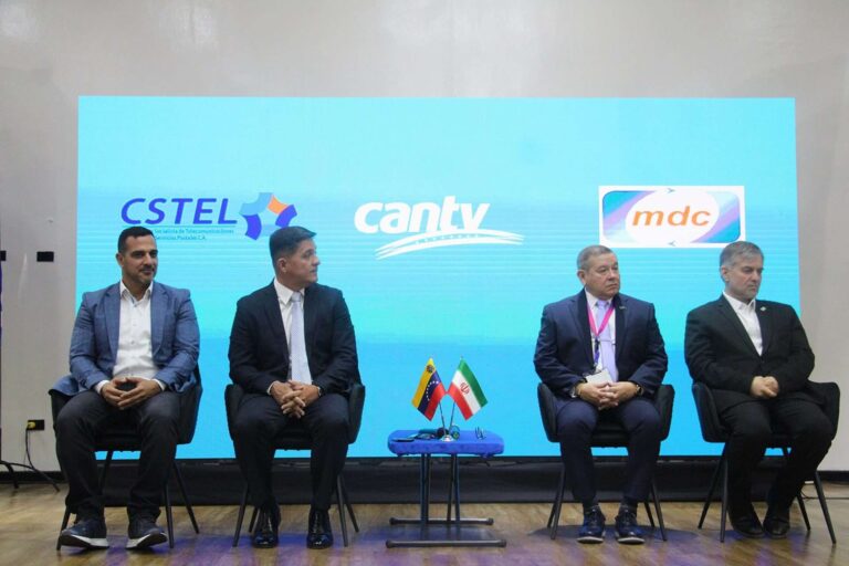 Venezuela e Irán firman acuerdo para la creación de una fábrica de fibra óptica