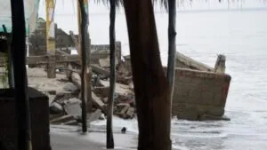 Huracán John deja al menos dos muertos en México tras tocar tierra como categoría 3