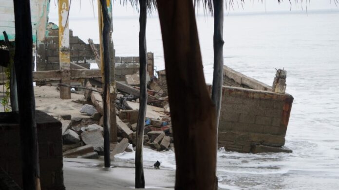 Huracán John deja al menos dos muertos en México tras tocar tierra como categoría 3